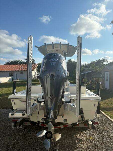 24ft Pathfinder Yacht For Sale