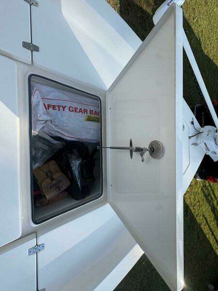 24ft Pathfinder Yacht For Sale