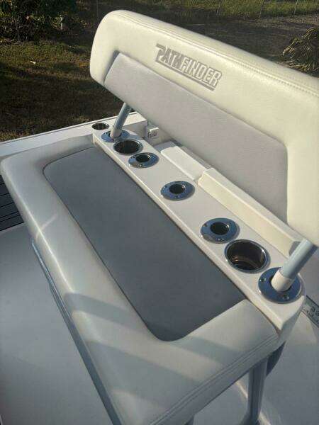 24ft Pathfinder Yacht For Sale