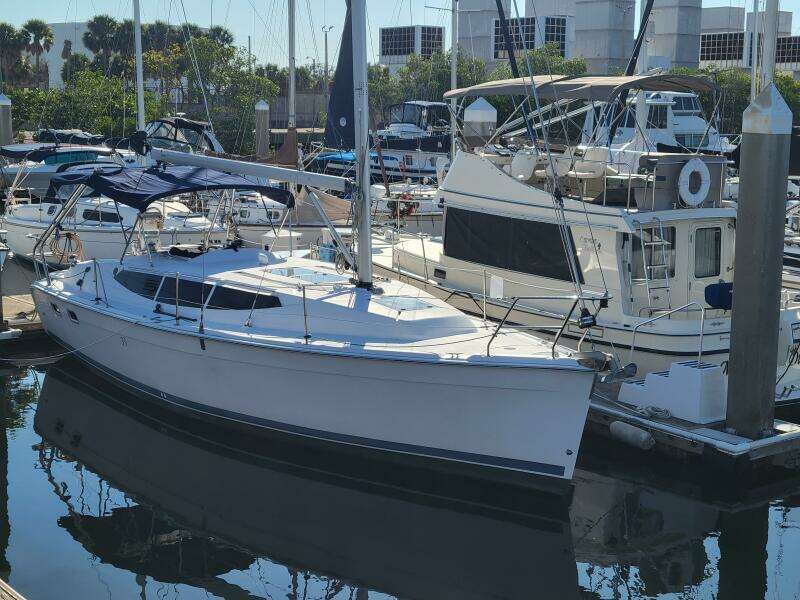 33ft Hunter Yacht For Sale