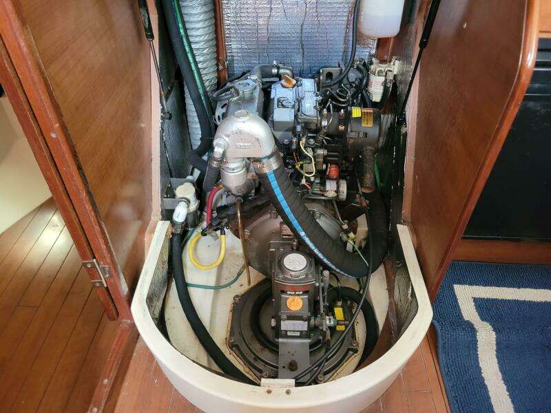 33ft Hunter Yacht For Sale