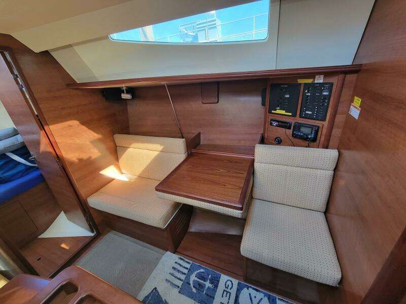 33ft Hunter Yacht For Sale