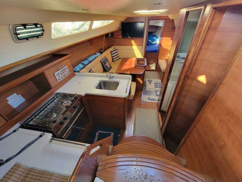 33ft Hunter Yacht For Sale