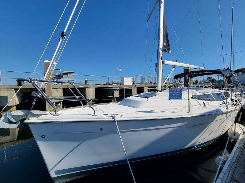 33ft Hunter Yacht For Sale