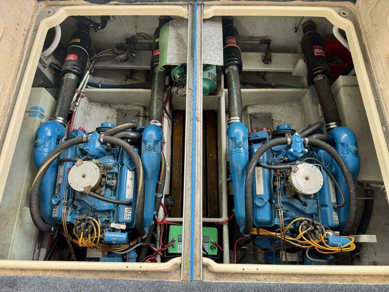 34ft Silverton Yacht For Sale