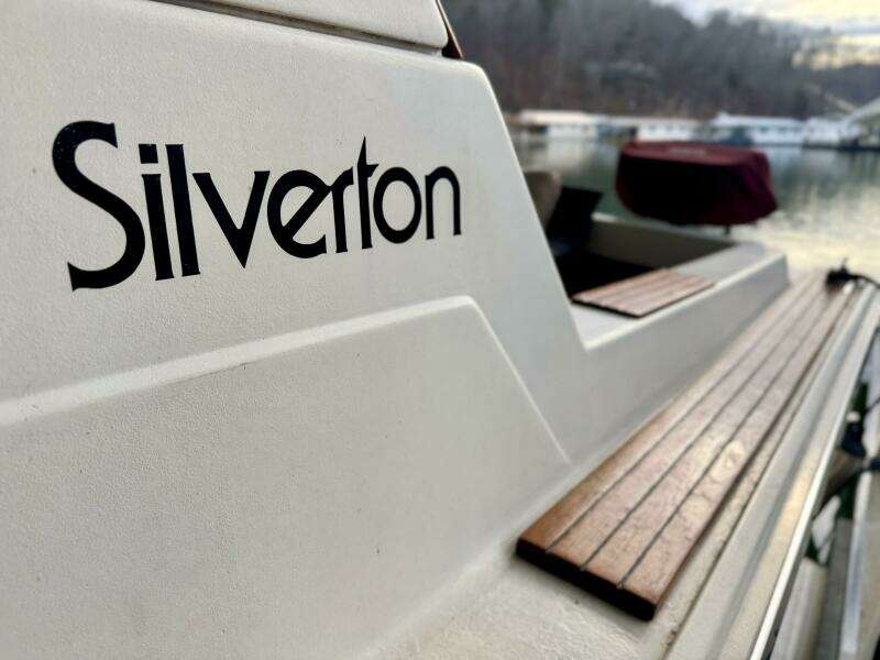 34ft Silverton Yacht For Sale