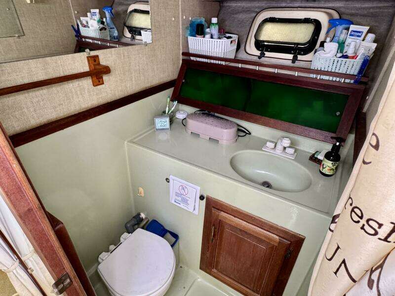 34ft Silverton Yacht For Sale