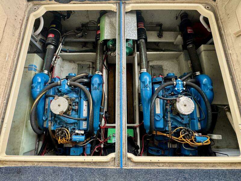 34ft Silverton Yacht For Sale