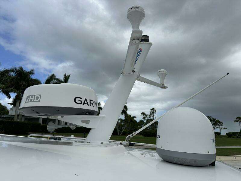 Back Cove 34 SHE'S A LADY - Exterior