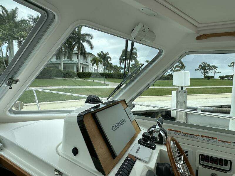 Back Cove 34 SHE'S A LADY - Helm