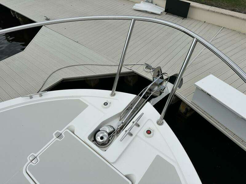 Back Cove 34 SHE'S A LADY - Exterior Bow Ground Tackle