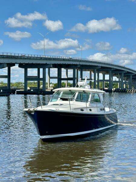 Back Cove 34 SHE'S A LADY - Exterior