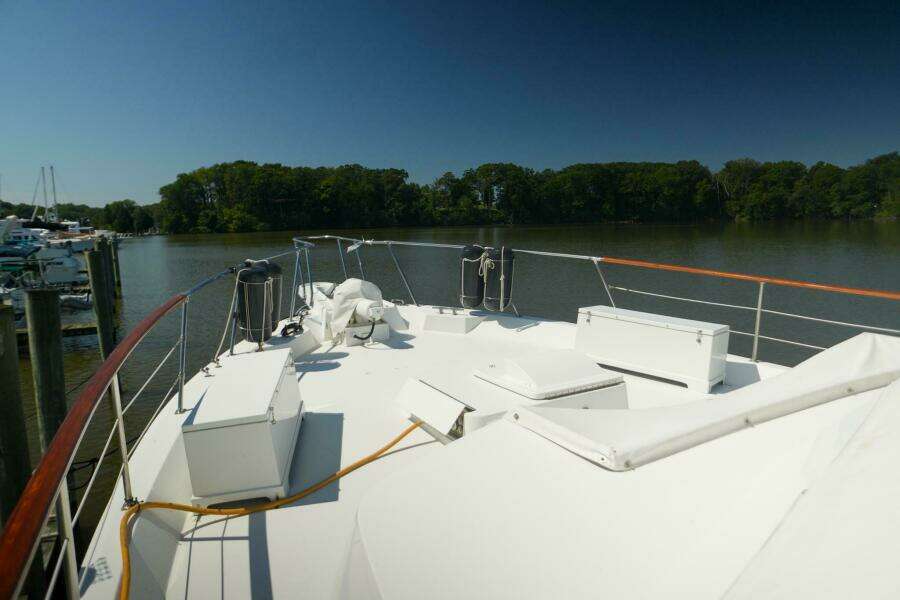 Summertime Lady 70ft Hatteras Yacht For Sale