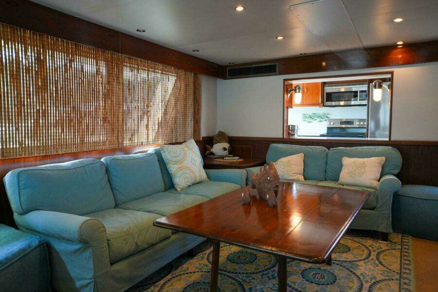 Summertime Lady 70ft Hatteras Yacht For Sale