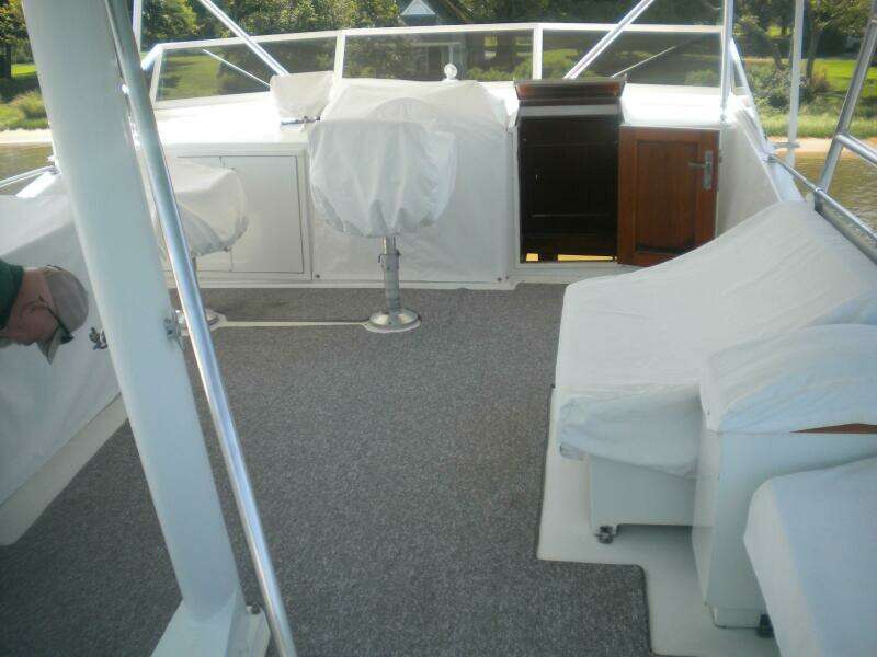 Summertime Lady 70ft Hatteras Yacht For Sale