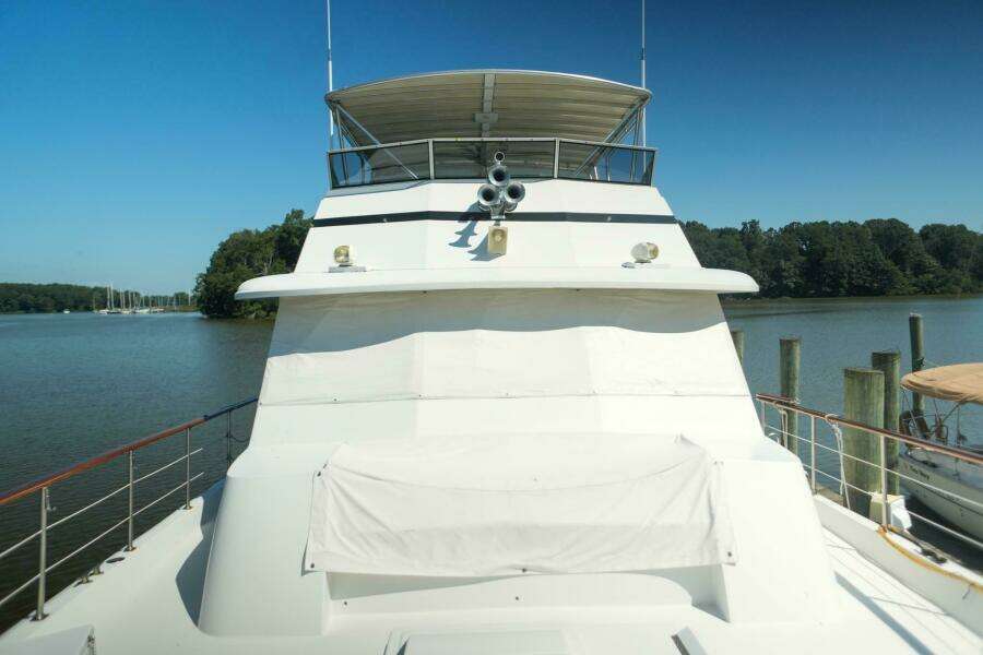 Summertime Lady 70ft Hatteras Yacht For Sale