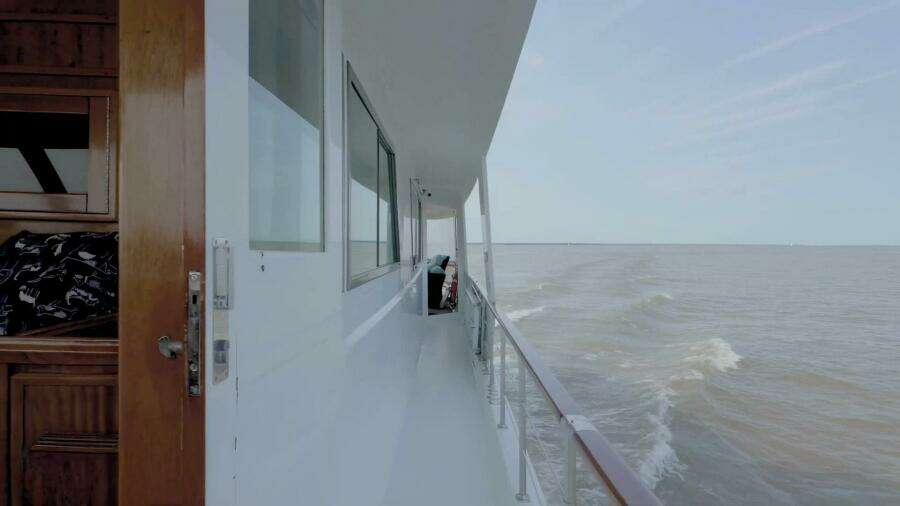 Summertime Lady 70ft Hatteras Yacht For Sale