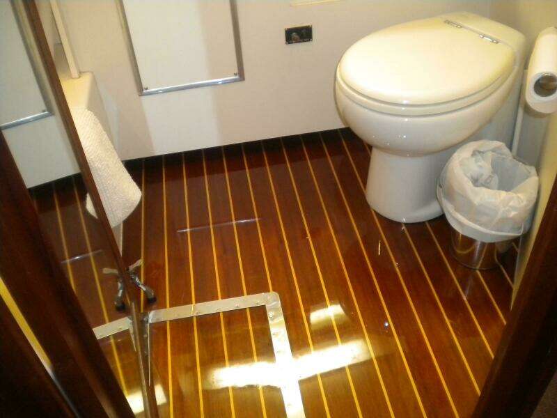 Summertime Lady 70ft Hatteras Yacht For Sale