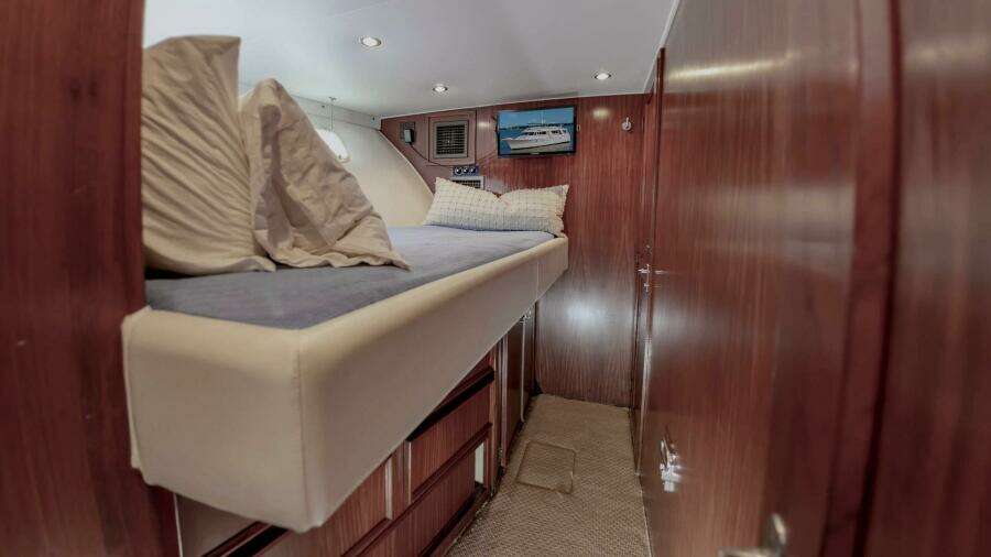 Summertime Lady 70ft Hatteras Yacht For Sale