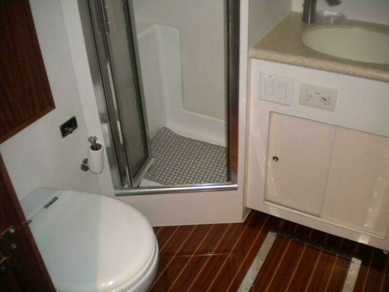 Summertime Lady 70ft Hatteras Yacht For Sale