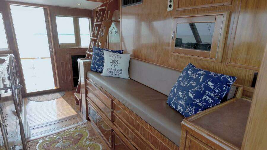 Summertime Lady 70ft Hatteras Yacht For Sale