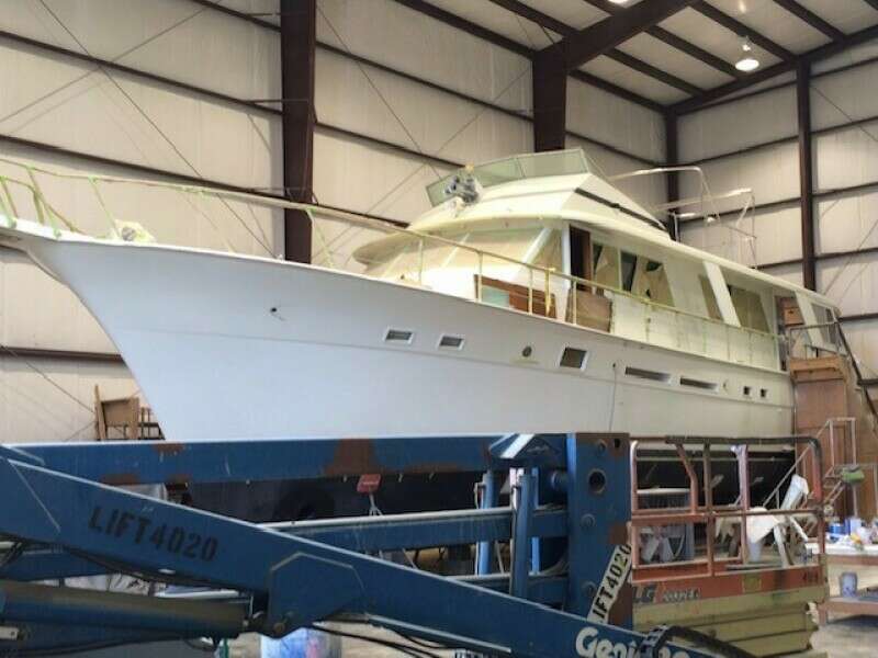 Summertime Lady 70ft Hatteras Yacht For Sale