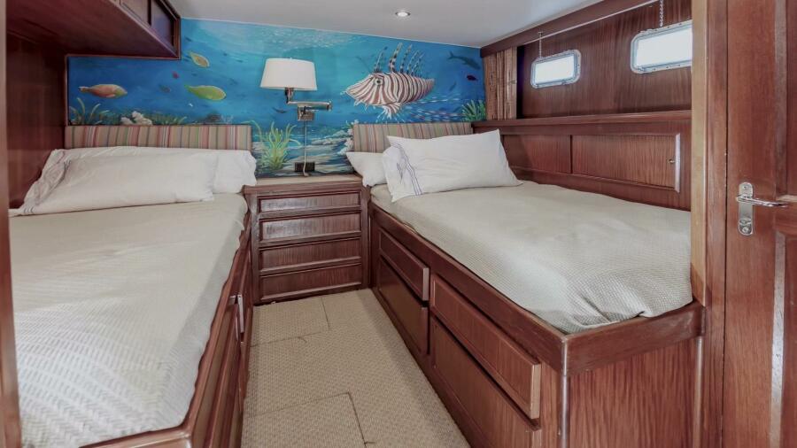 70' 1980 Hatteras Motoryacht
