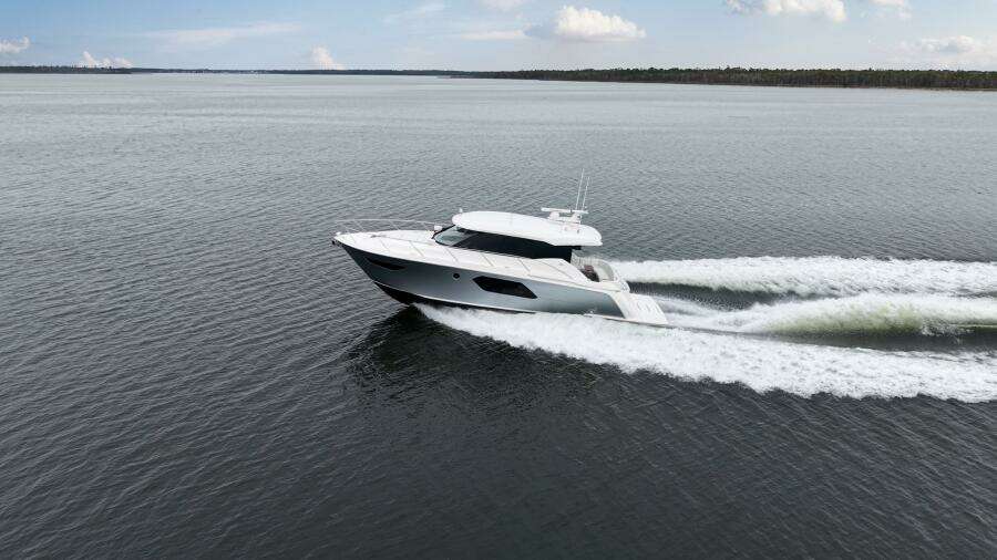 2019 Tiara Yachts C49 Coupe Exterior Profiles (11)