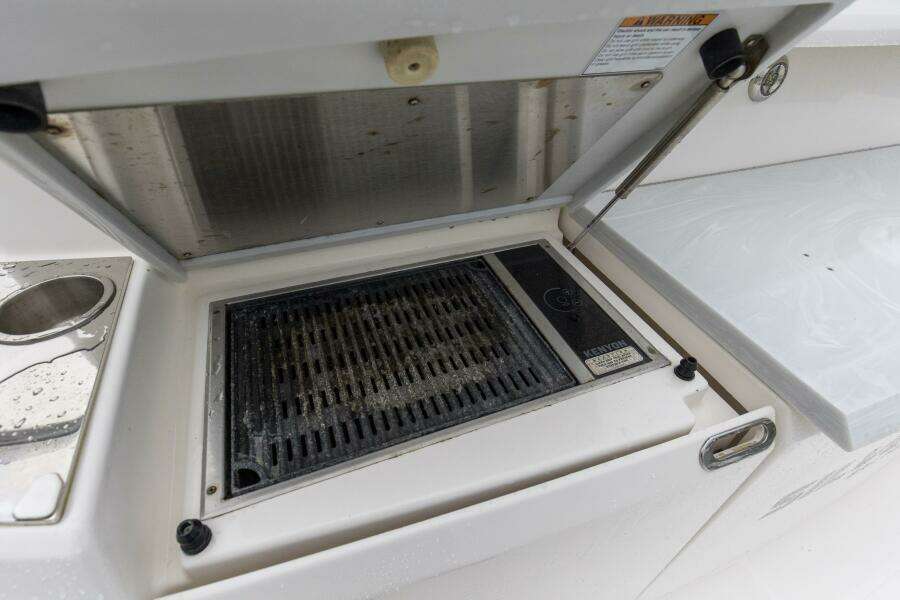 2019 Tiara Yachts C49 Coupe Swim Platform (2)