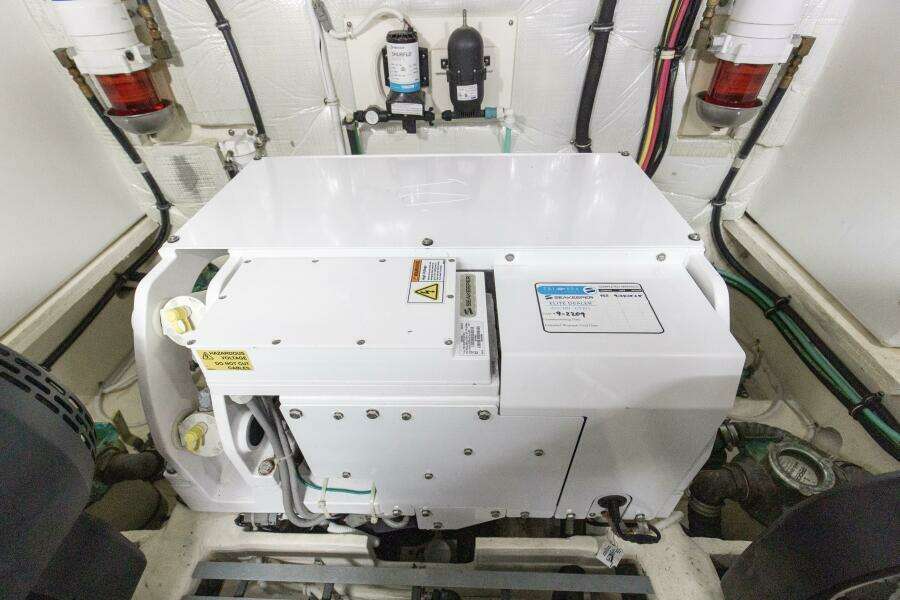 2019 Tiara Yachts C49 Coupe Engine Room (1)