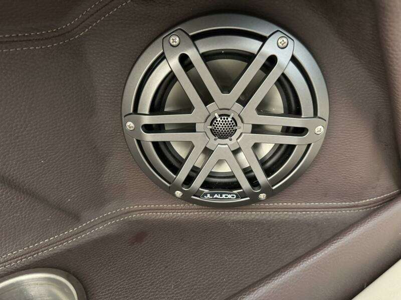 28ft Regal Yacht For Sale