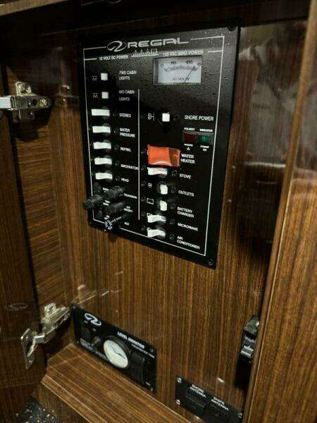 28ft Regal Yacht For Sale