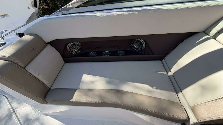 28ft Regal Yacht For Sale