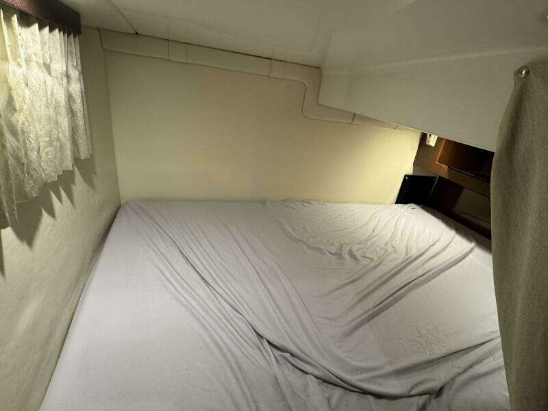 28ft Regal Yacht For Sale