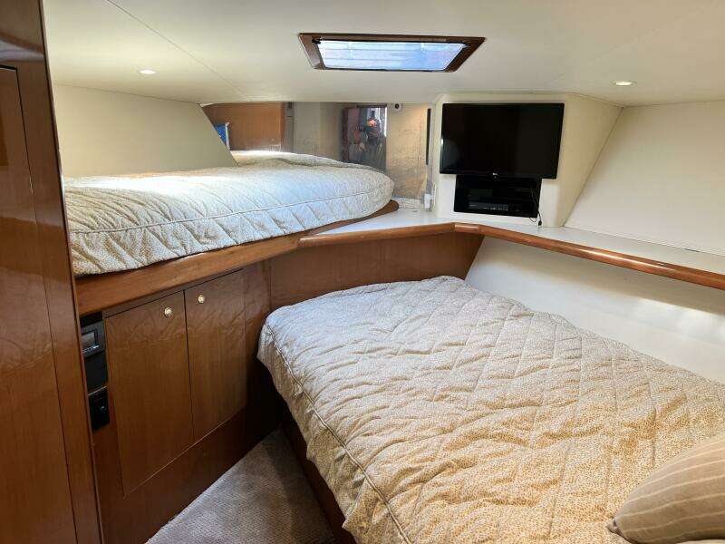 Viking 55 DOUBLE NICKEL - VIP Guest Cabin