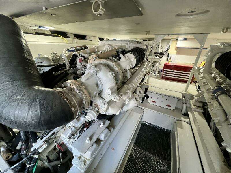 Viking 55 DOUBLE NICKEL - Engine Room