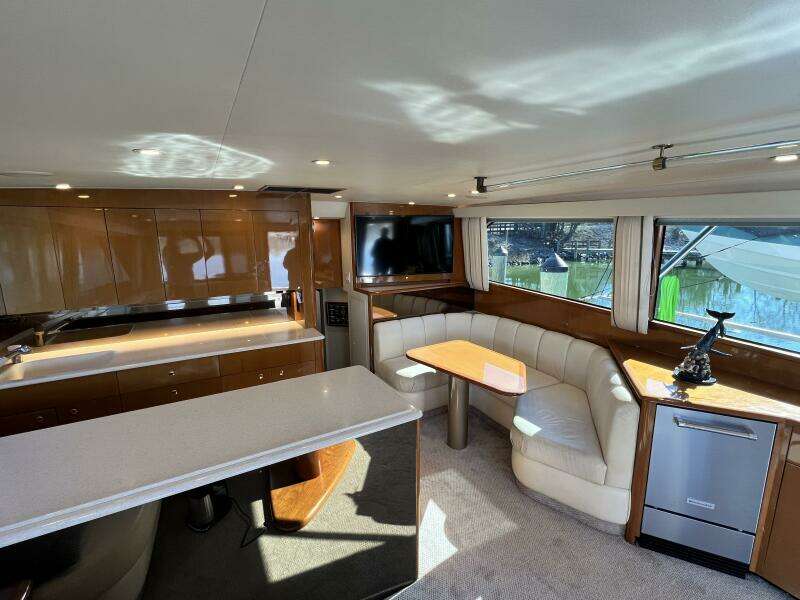 Viking 55 DOUBLE NICKEL - Salon/Galley