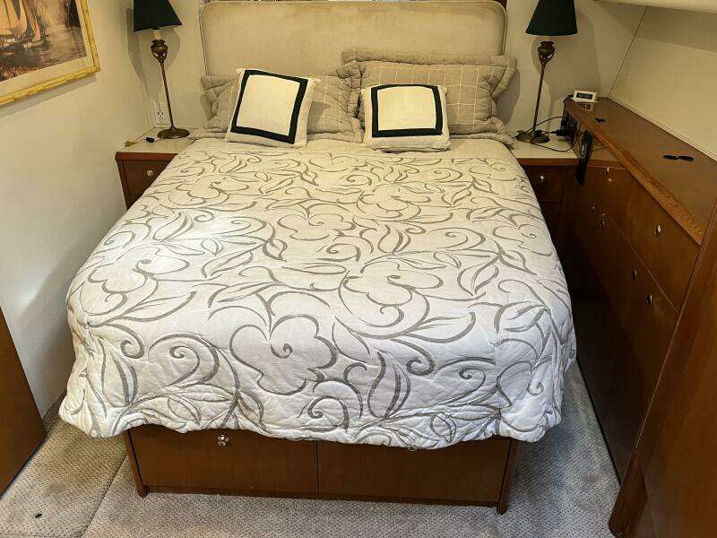 Viking 55 DOUBLE NICKEL - Master Stateroom