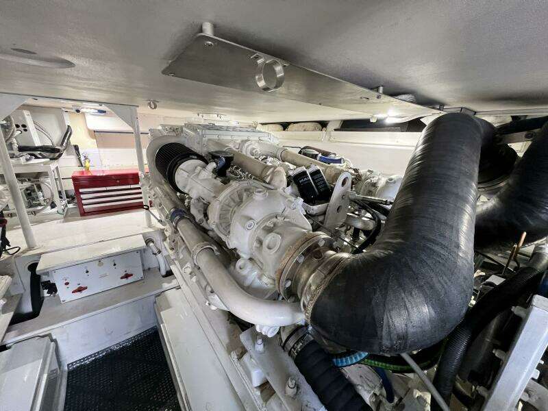 Viking 55 DOUBLE NICKEL - Engine Room