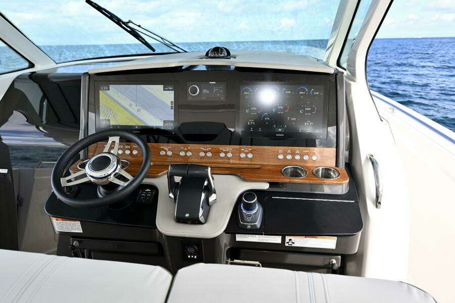 S Y  Royale  38ft Tiara Yachts Yacht For Sale