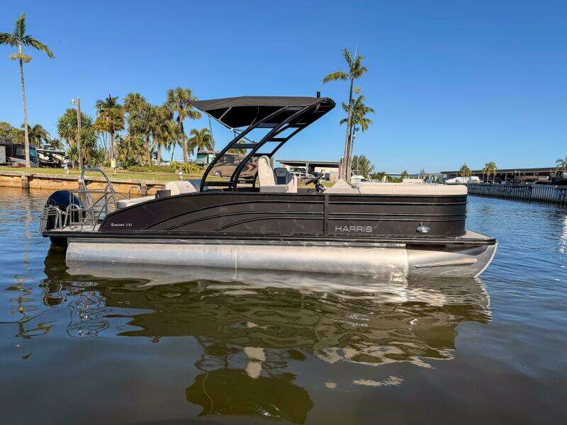 23ft Harris Yacht For Sale