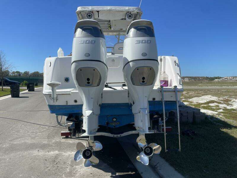 32ft Pro Line Yacht For Sale