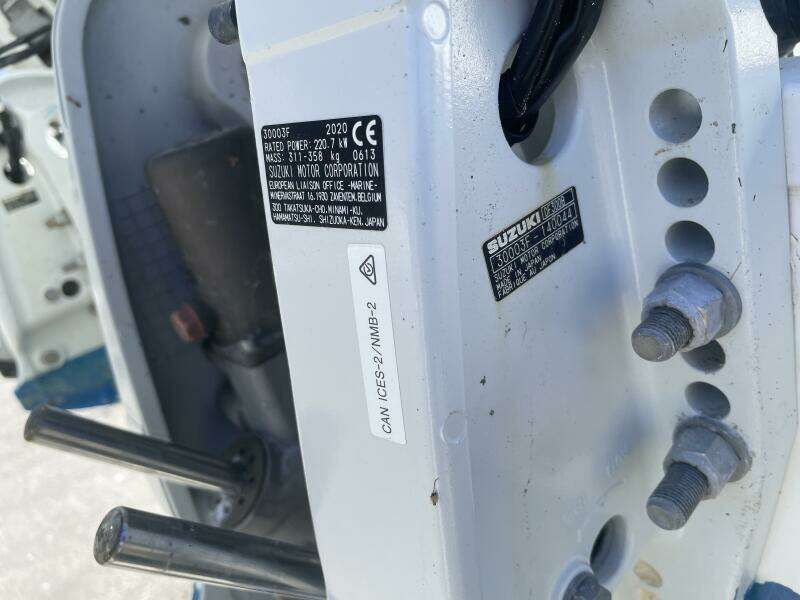 32ft Pro Line Yacht For Sale