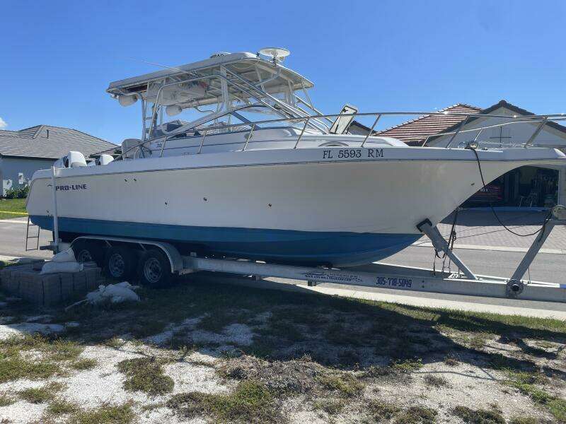 32ft Pro Line Yacht For Sale