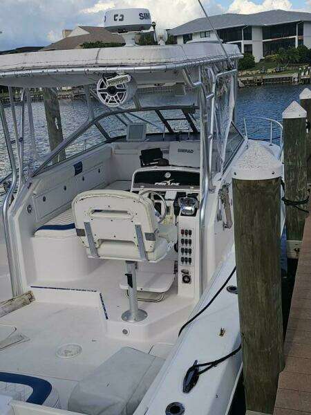 32ft Pro Line Yacht For Sale
