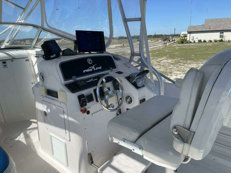 32ft Pro Line Yacht For Sale