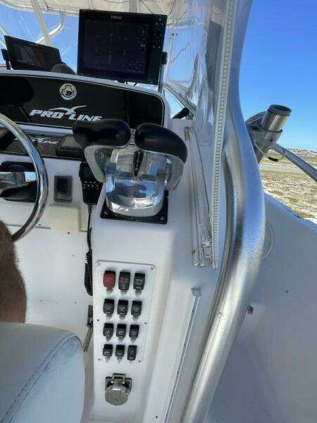 32ft Pro Line Yacht For Sale