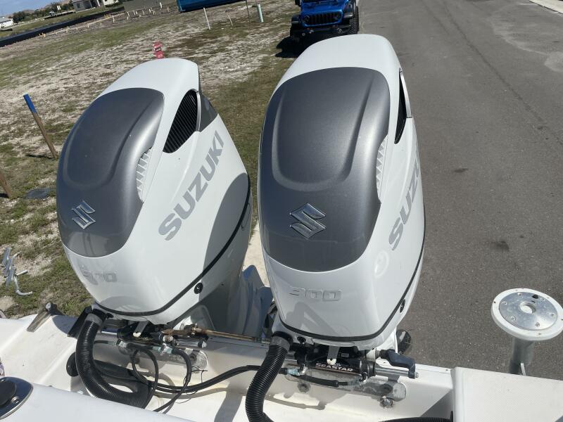 32' 2004 Pro-Line EXPRESS 30 WA