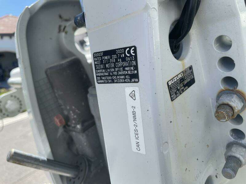 32ft Pro Line Yacht For Sale