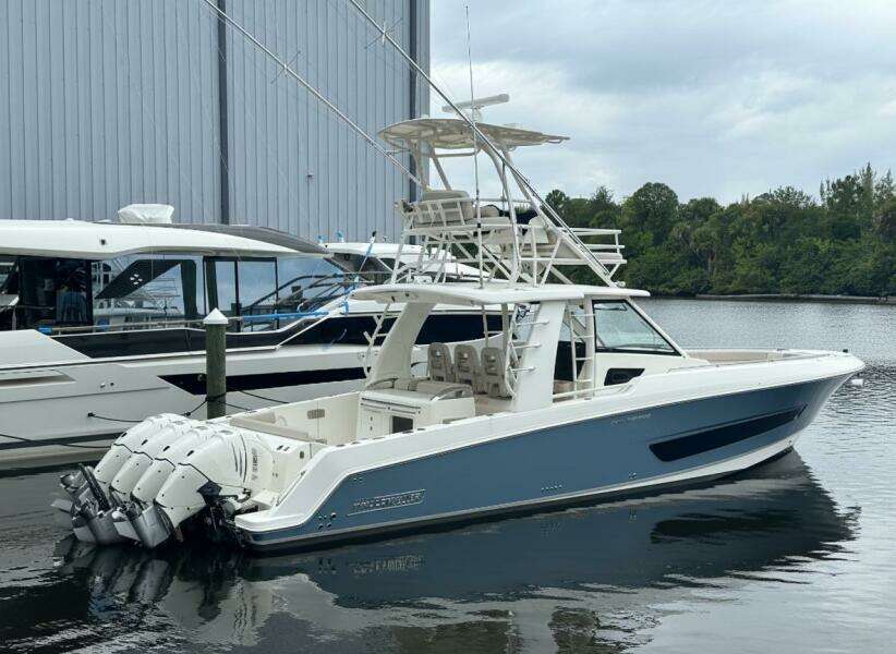 42ft Boston Whaler Yacht For Sale